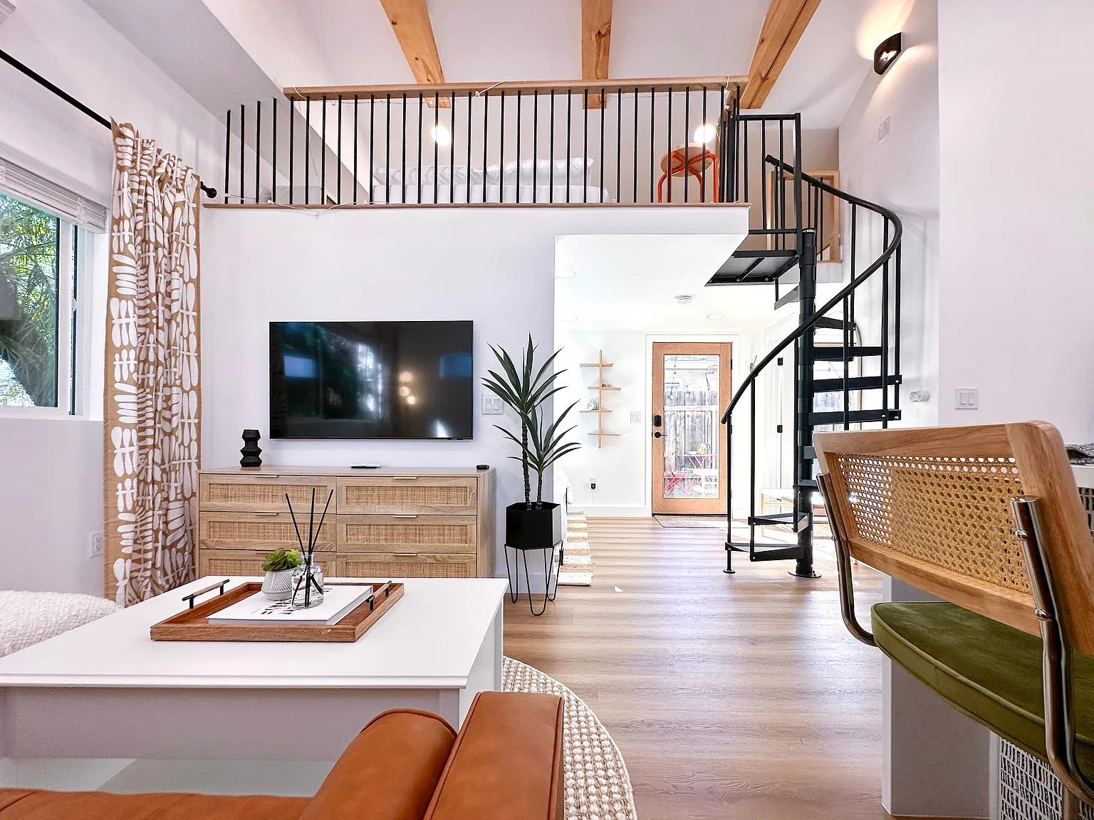 Studio, 1.0 bath, 400 sqft, $2,549 — Photo 1