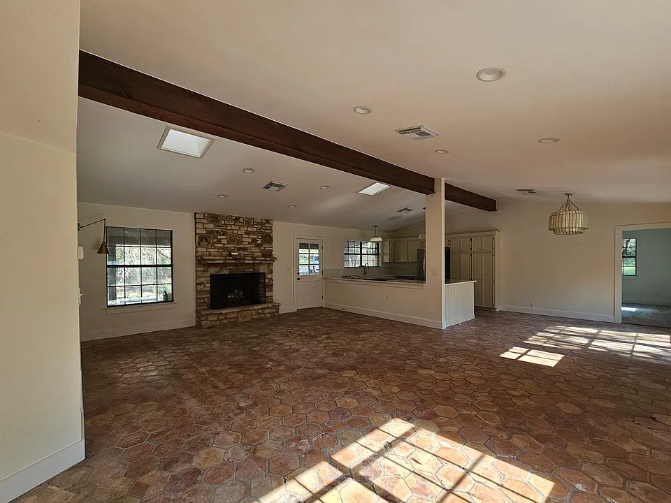 222 Cascade Caverns Rd