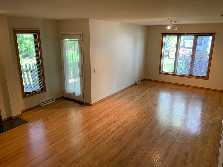1228 N High Point Rd — Photo 10