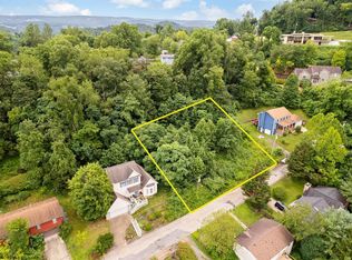 Karen Ln, Morgantown, WV 26501