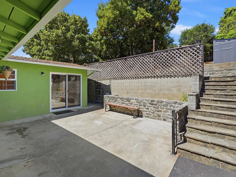 2210 Ewell Rd — Photo 30