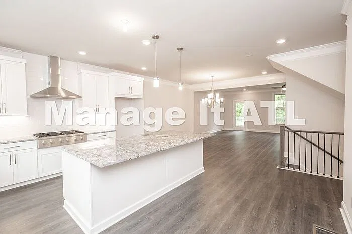 4 bed, 3.5 bath, 2400 sqft, $3,599 — Photo 4