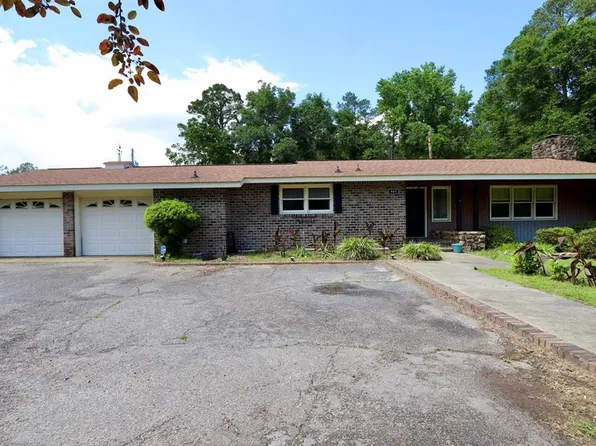 805 McRae Rd, Camden, SC 29020