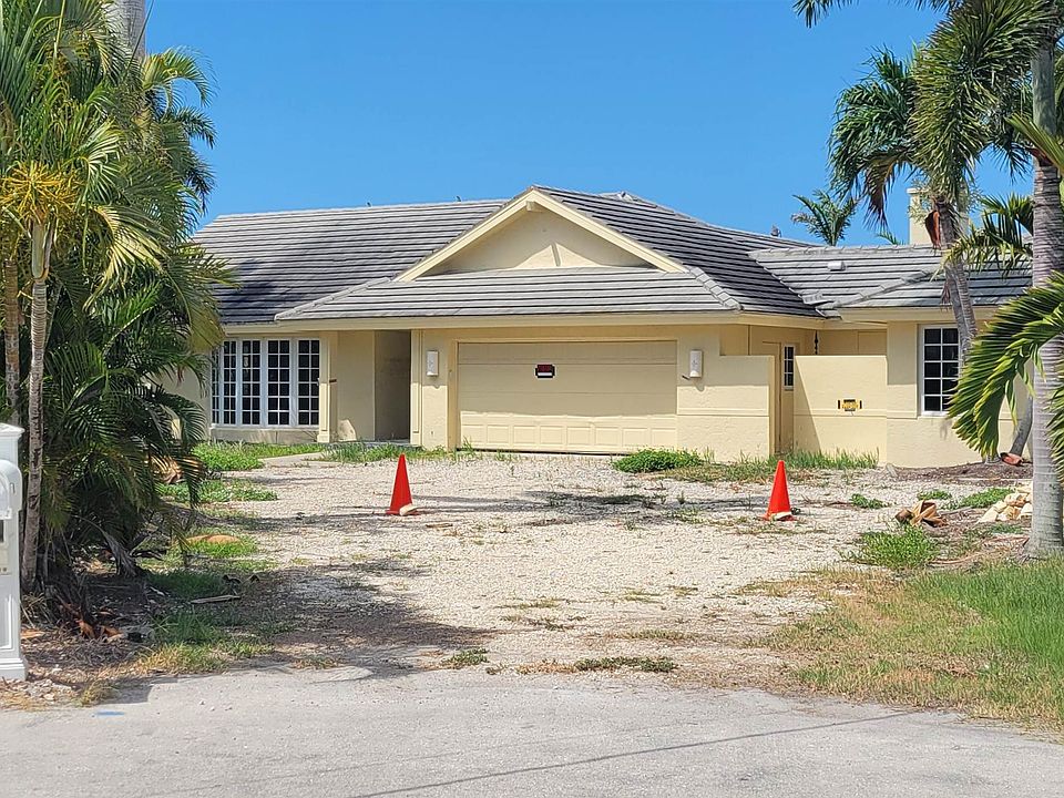 2nd image of 902 Kings Crown Dr