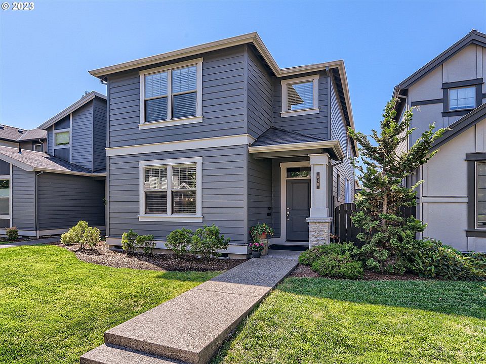1st image of 840 SE Bacarra St