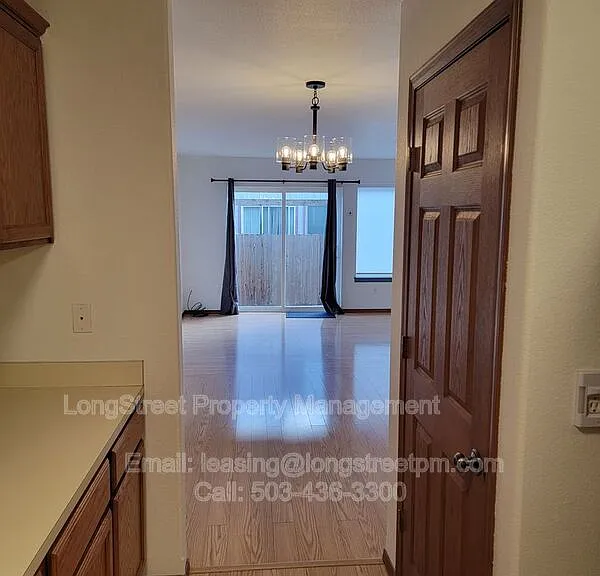 3121 NE Flintlock Pl — Photo 4