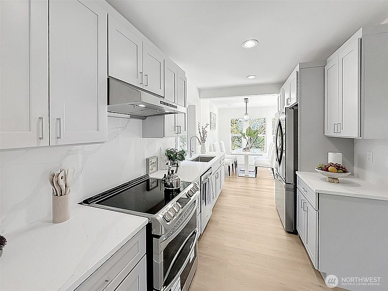 5th image of 7403 Beverly Blvd