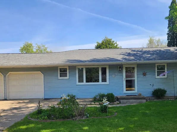 2420 Scrabble Creek Dr, Hazel Green, WI 53811