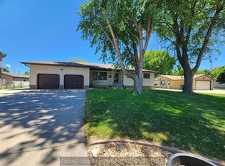 2663 Saint Patrick Ave, Grand Island, NE 68803