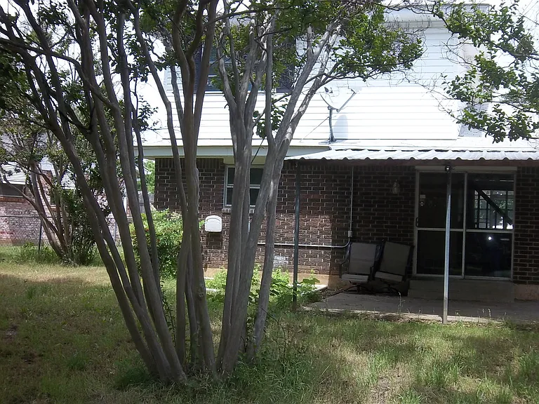 7907 S McKinley Ave — Photo 2