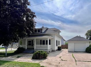 209 4th St SW, Waukon, IA 52172