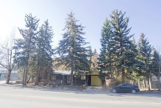 1st image of 270 E Broadway Ave