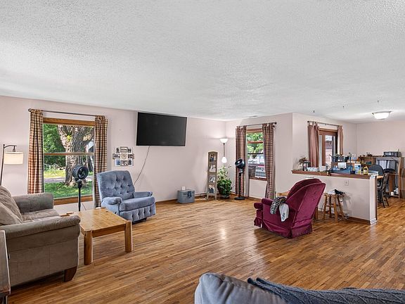 3rd image of 5800 85th St NW