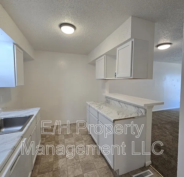 8728 E Arthur Cir — Photo 4