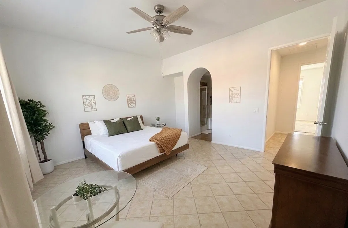 3 bed, 1841 sqft, $3,900 — Photo 2