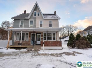 132 5th St, Slatington, PA 18080