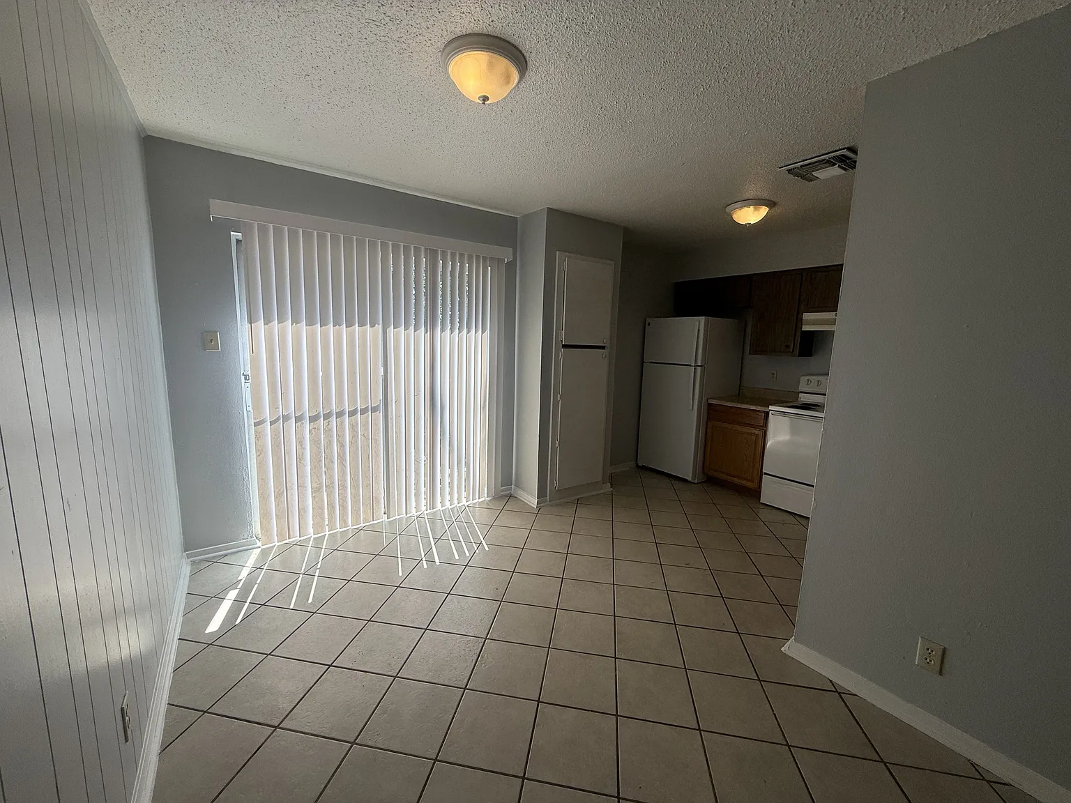 102 Cockerham Street - B — Photo 3