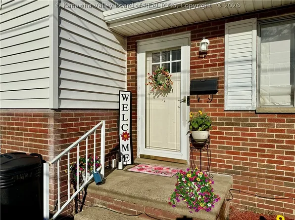 2510 Myers Ave, Dunbar, WV 25064