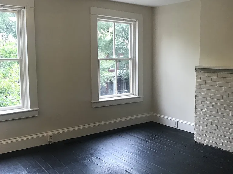 506 W Marshall St — Photo 5