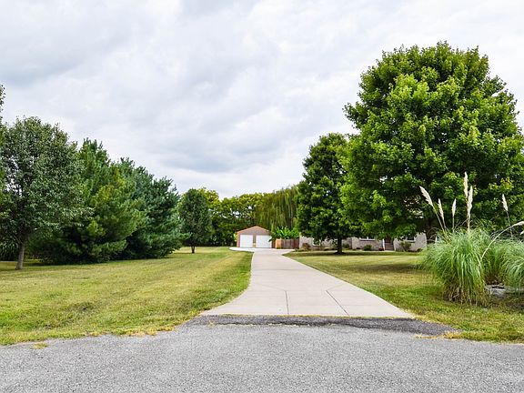 3rd image of 1003 Roland Ct