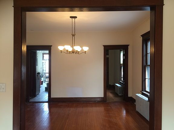 3rd image of 2474 W Hutchinson St