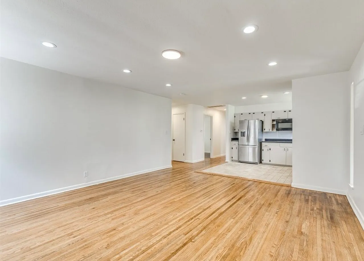 3 bed, 1.5 bath, 1450 sqft, $1,695 — Photo 3