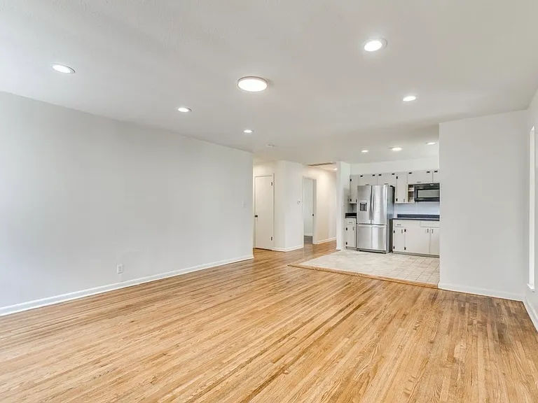 7420 E 30th Pl — Photo 3
