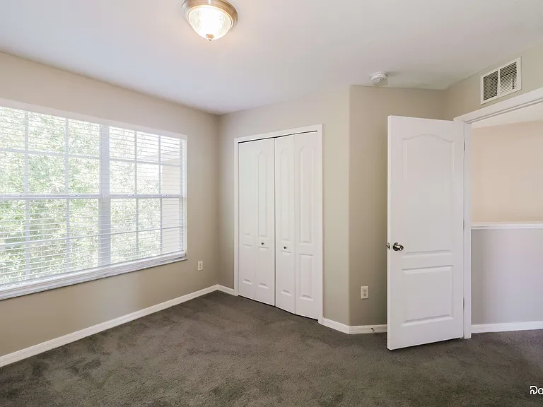 30630 Annadale Dr — Photo 9