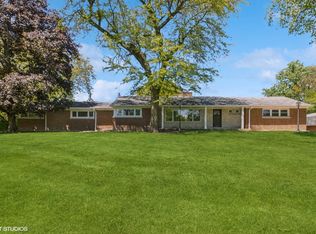 2960 Willow Rd, Northbrook, IL 60062