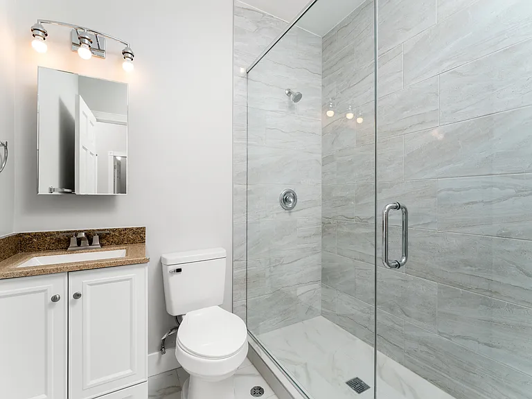 1219 W Devon Ave #203 — Photo 10