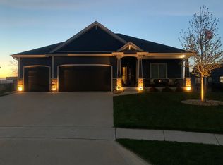 808 NW Ridgeline Ct, Ankeny, IA 50023