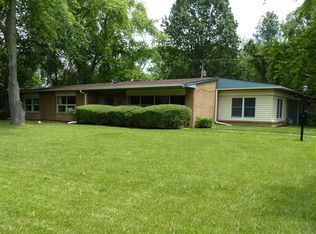 316 S Edgelawn Dr, Aurora, IL 60506