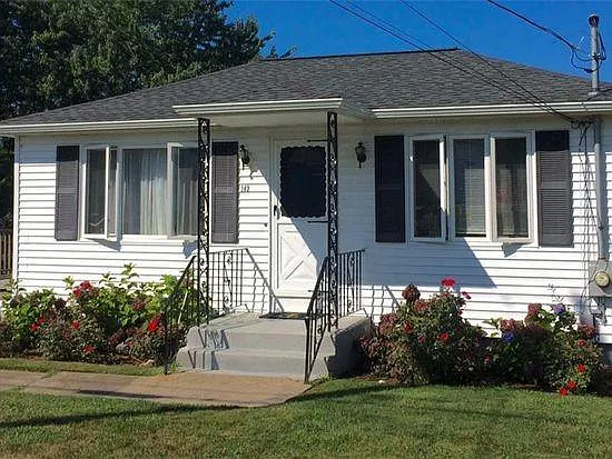 142 Renfrew Ave — Photo 24