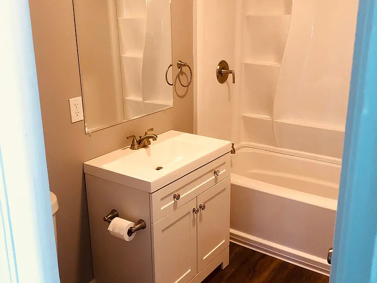 405 N Broadway St #B — Photo 9