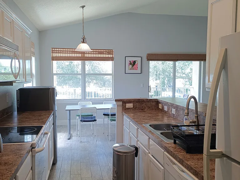 1040 Venetian Dr #201 — Photo 5