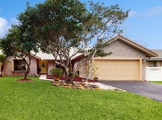 4924 NW 85th Rd, Coral Springs, FL 33067