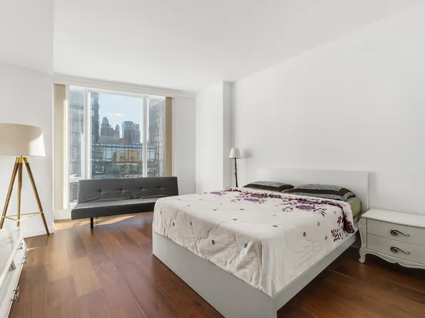 1 West End Avenue image 5 of 12