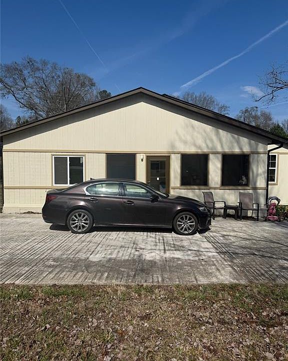 1st image of 961 Old Conyers Rd