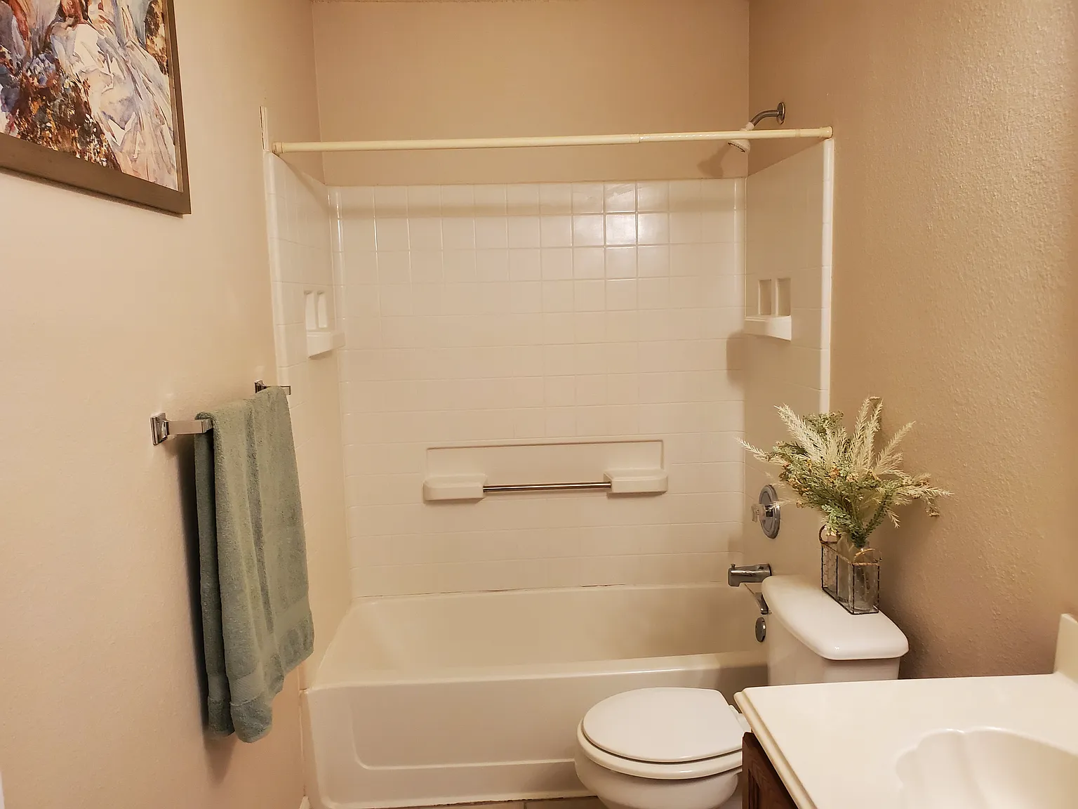 3 bed, 1772 sqft, $2,250 — Photo 4