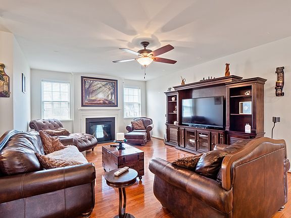 3rd image of 6119 Black Oak Ct