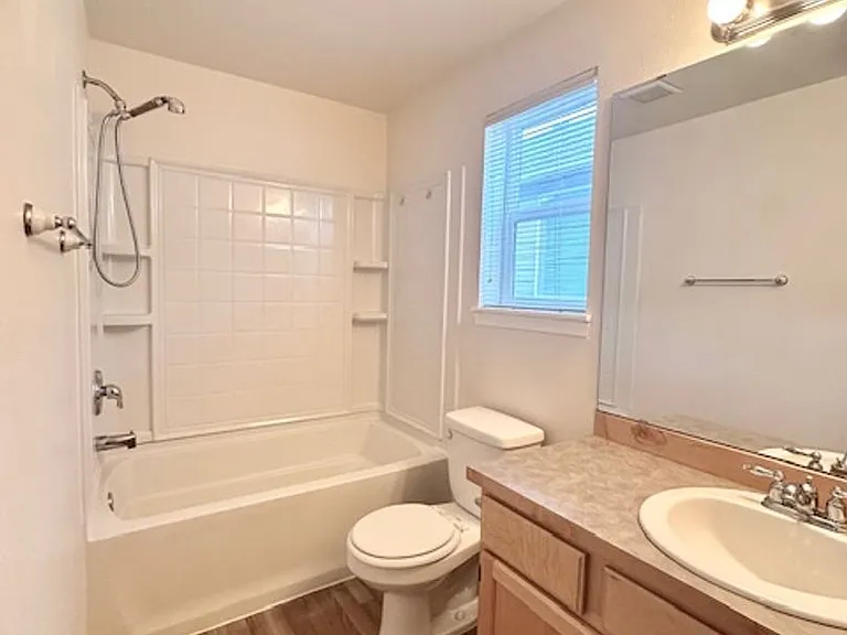 11447 SE 195th Pl — Photo 16