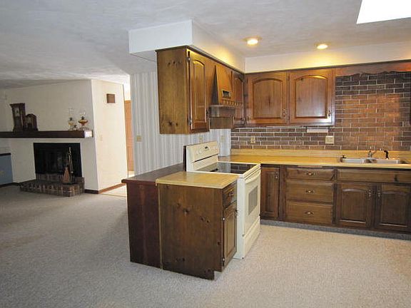 5th image of 1086 Marian Ave