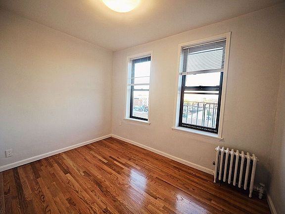 5th image of 3112 42nd St APT 7