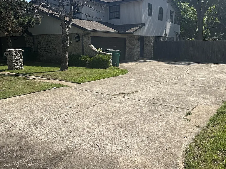 3612 N Drexel Blvd — Photo 3