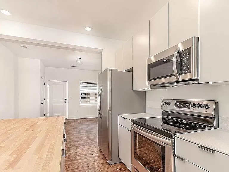 4001 Blue Pine Ln — Photo 10