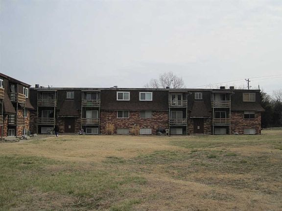 4th image of 1920 W Towanda Ave
