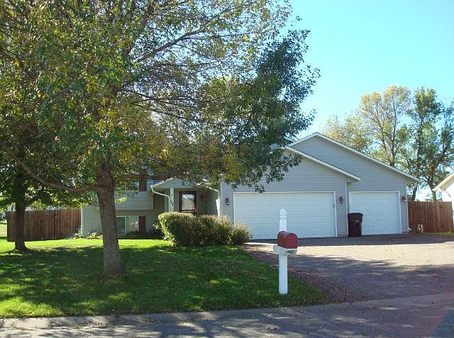 1st image of 1009 Lacy Ln