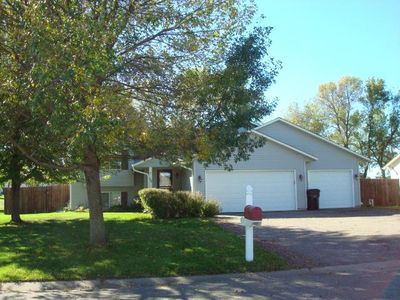 1009 Lacy Ln, Belle Plaine, MN, 56011