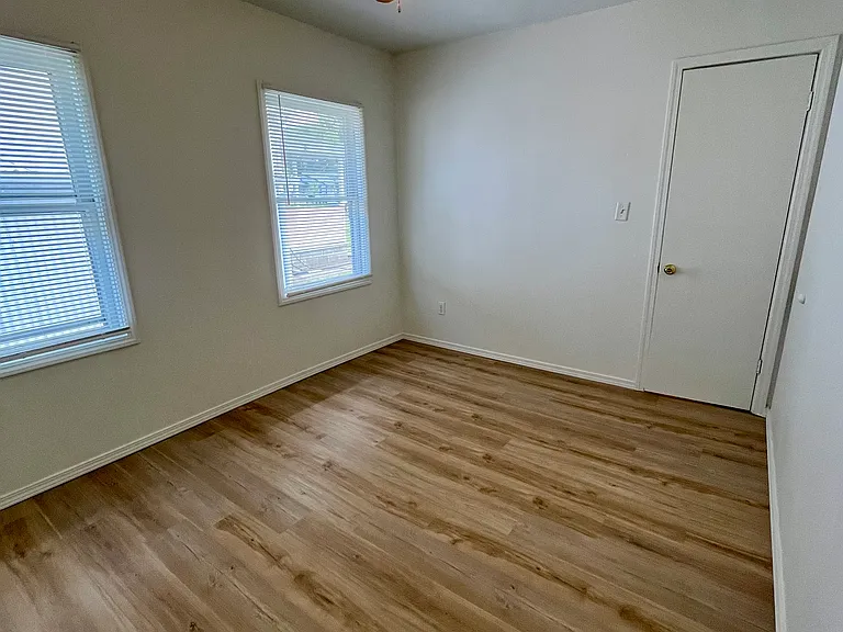 1125 Shipping St NE — Photo 15