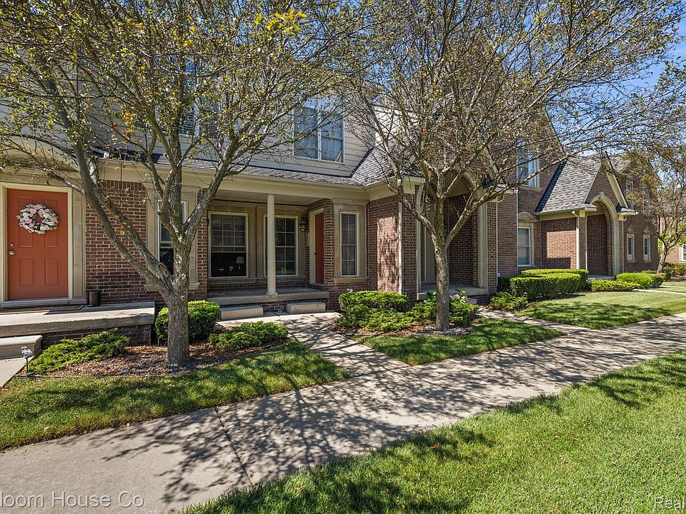 1st image of 1588 W Lakeview Ln